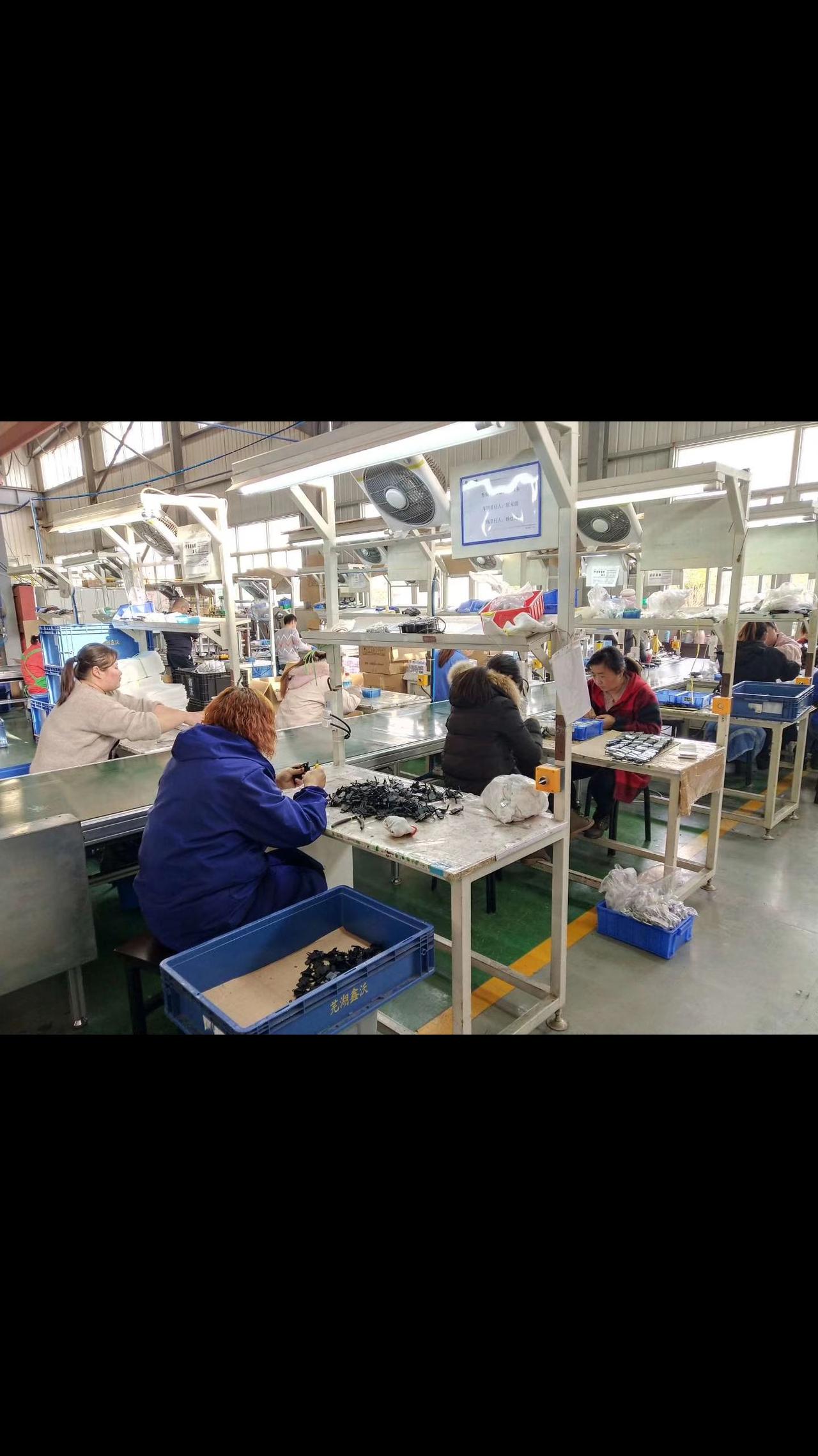 这个活儿真好，还可以坐着上班呢