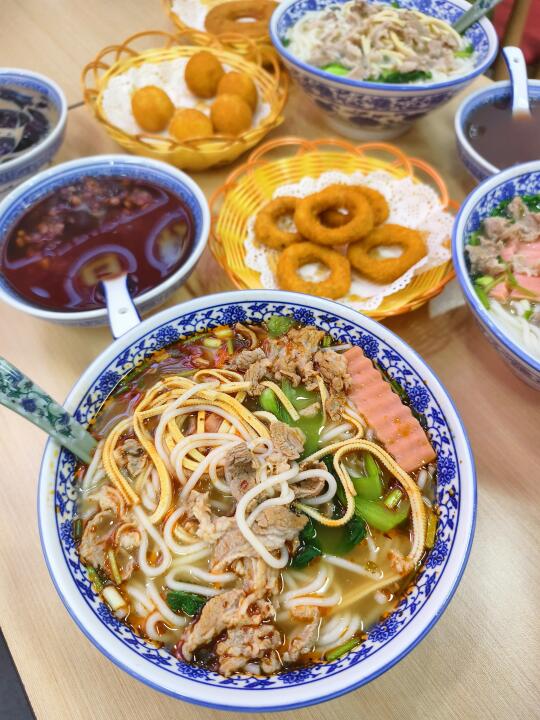 溜娃偶遇宝藏米粉店|爱嗦粉的好去处！