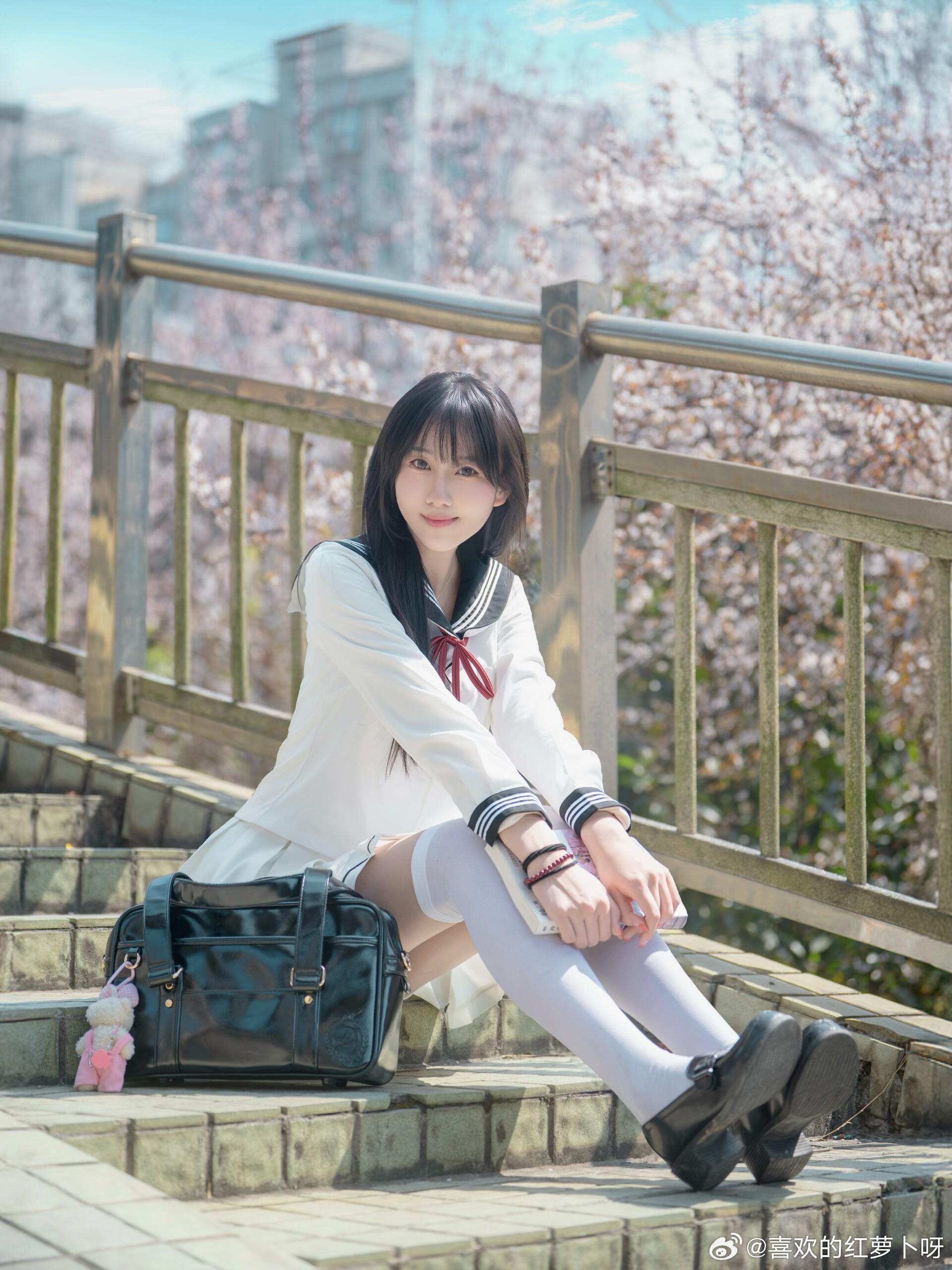 樱花树下的jk少女~ 