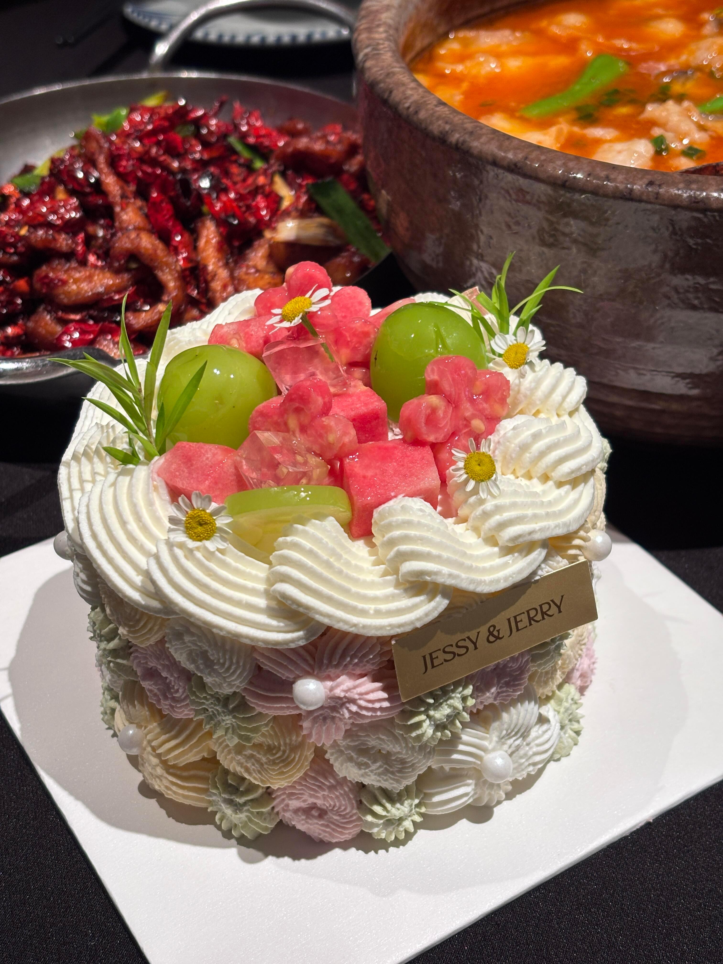 地球旋转我吃饭,干饭节奏不能乱。 