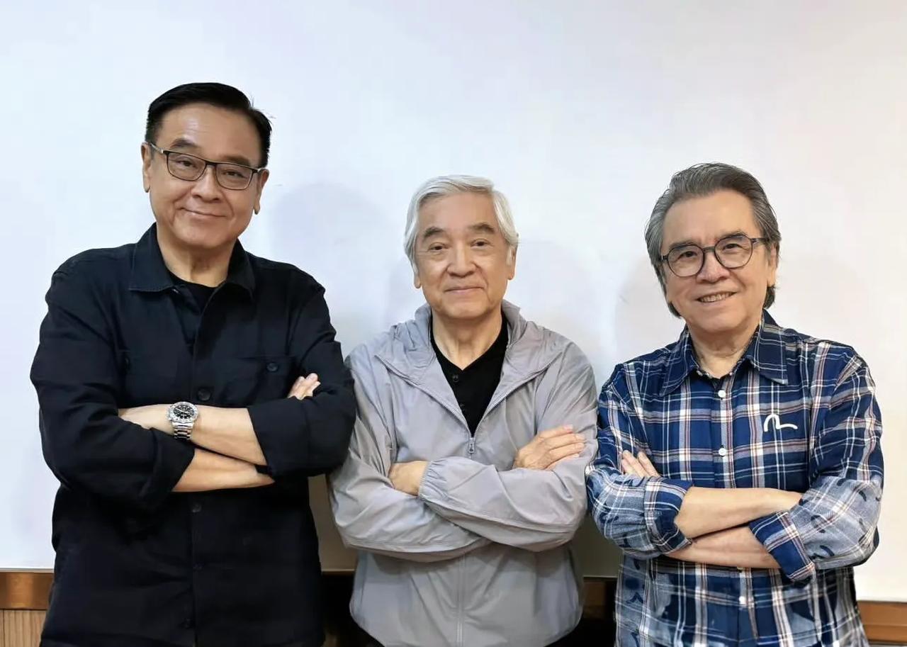 秦沛姜大卫尔冬升，三兄弟，三剑客，三条老友，合影一张，这波回忆杀，满分💯。