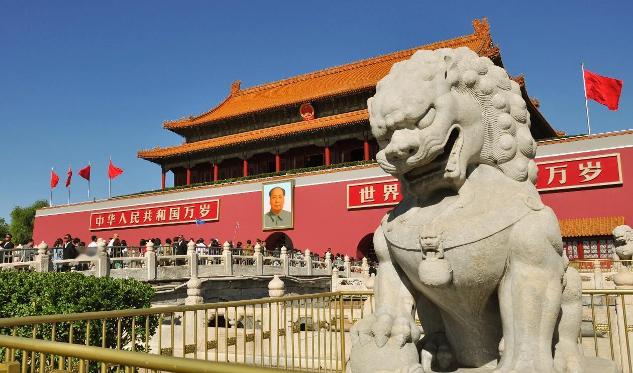 没有伟大的共产党，就没有伟大的新中国；
没有伟大的锻造者，就没有伟大的共产党；