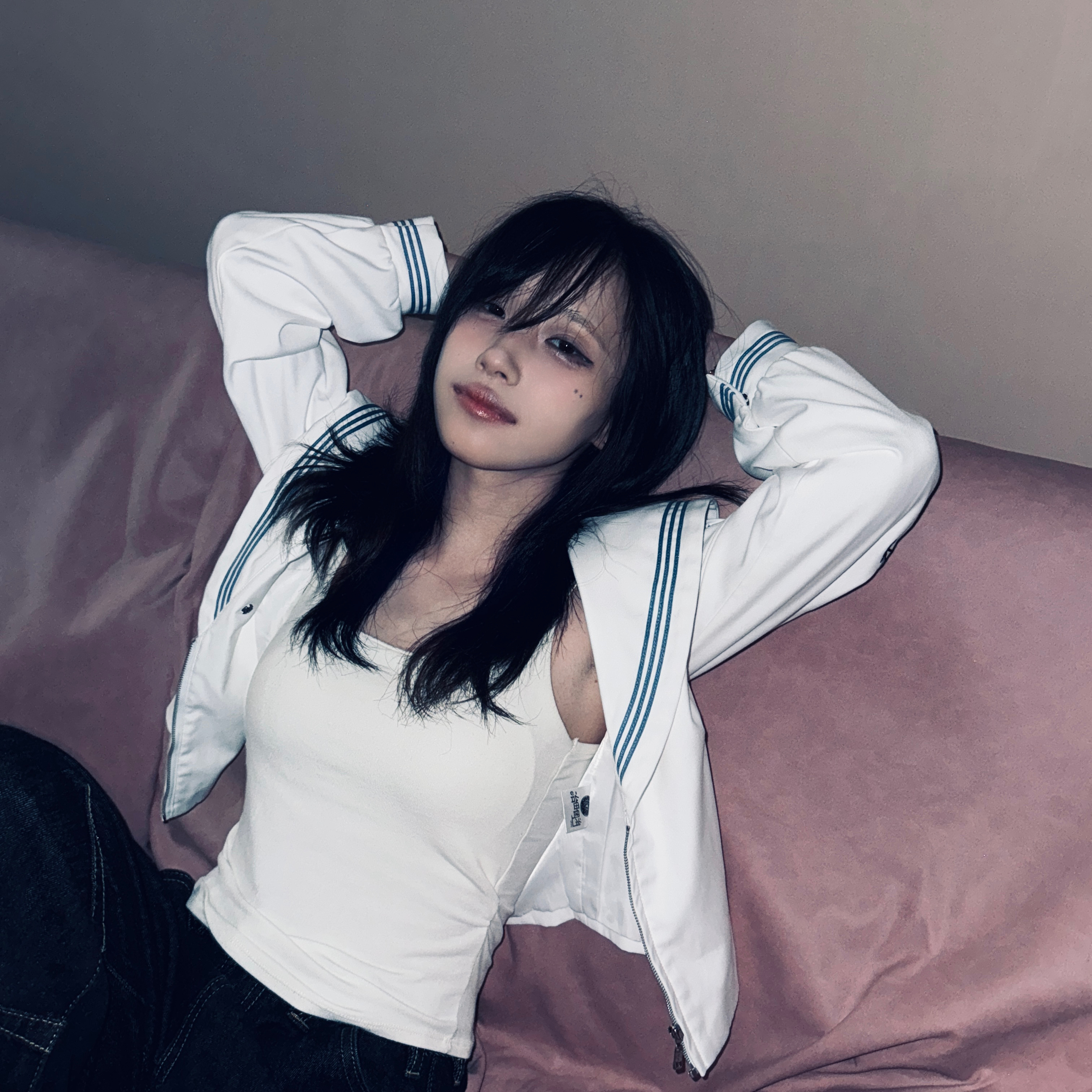 水手服 帅女🍎15p（反差色滤镜）➕佳能a470上衣 冶田团治背心 薇霓丝 ​