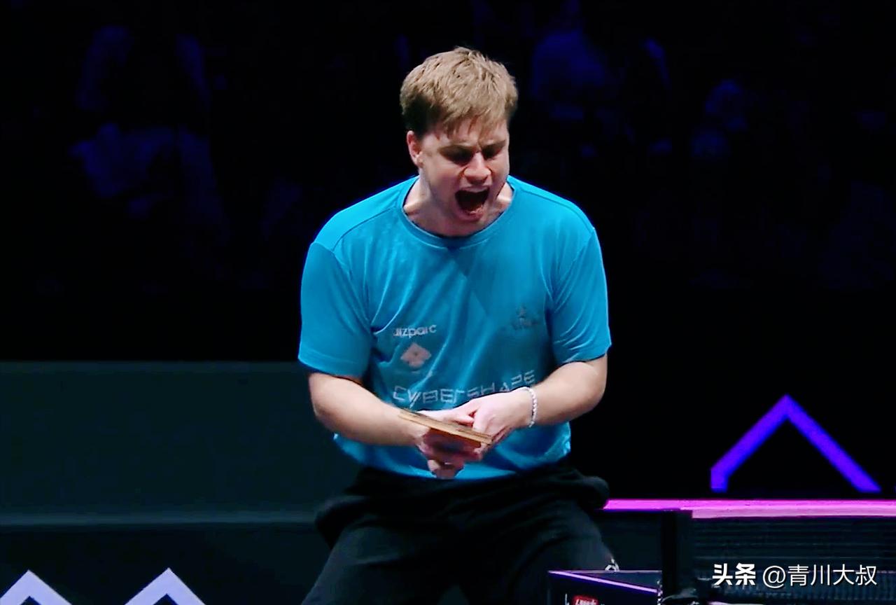 侯英超气坏了说：温瑞博战术直接不对！
使劲使大了，
人家都说要有勇有谋，
但是温