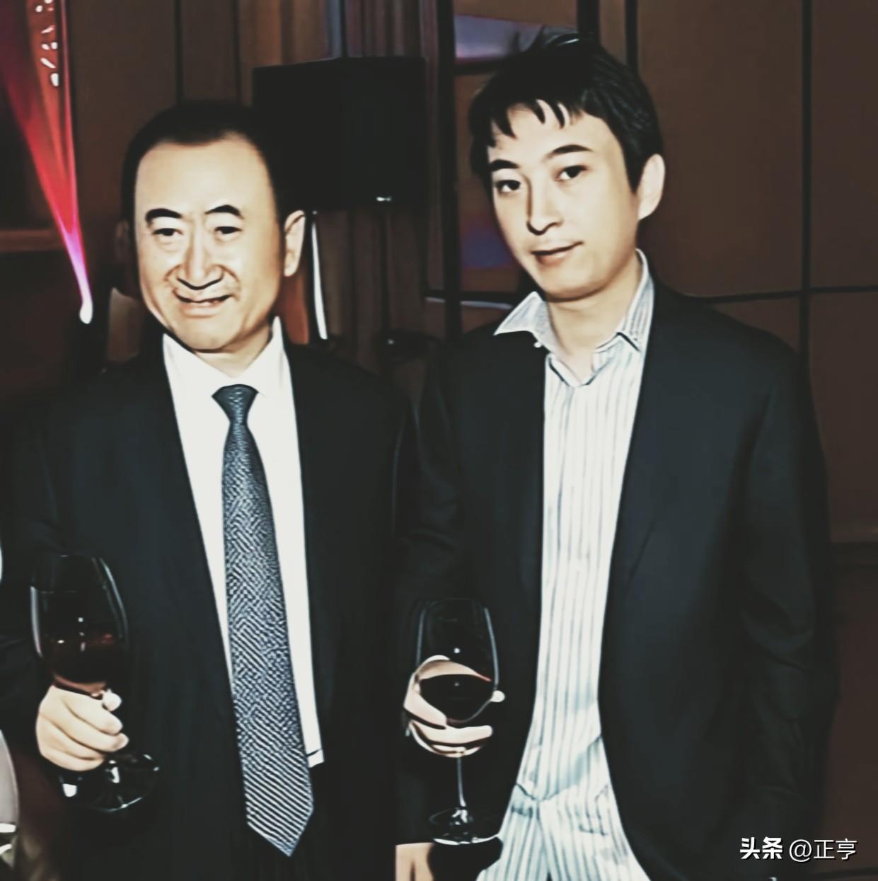 从华人首富到千名之外：王氏父子十年浮沉，百亿仍在，心境几人猜
 
眼看他起朱楼，