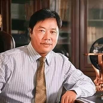 申通快递创始人聂腾飞，在前往宁波谈业务的路上遭遇车祸，当场不幸身亡。14年后，他