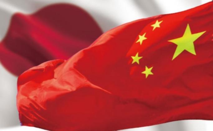 日本政府最近急得像热锅上的蚂蚁，除了与中国“剑拔弩张”之外，他们还“招惹”到了俄