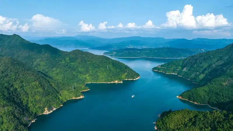 看今朝江山如画,
数当代风花雪月，
待春气盛世无尽、
搁海江雁吉祥归🍎🪱🪱