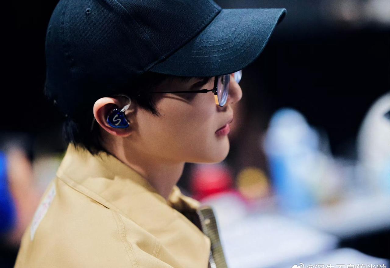 周深超话 zs打开周深的舞台日记 zs周深演唱会 zs周深好听 zs你的深来了 