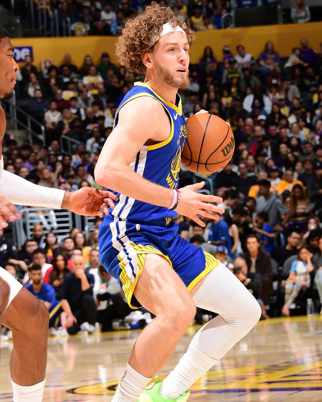 波齐姆斯基14分，6篮板，4助攻，2抢断。勇士vs湖人