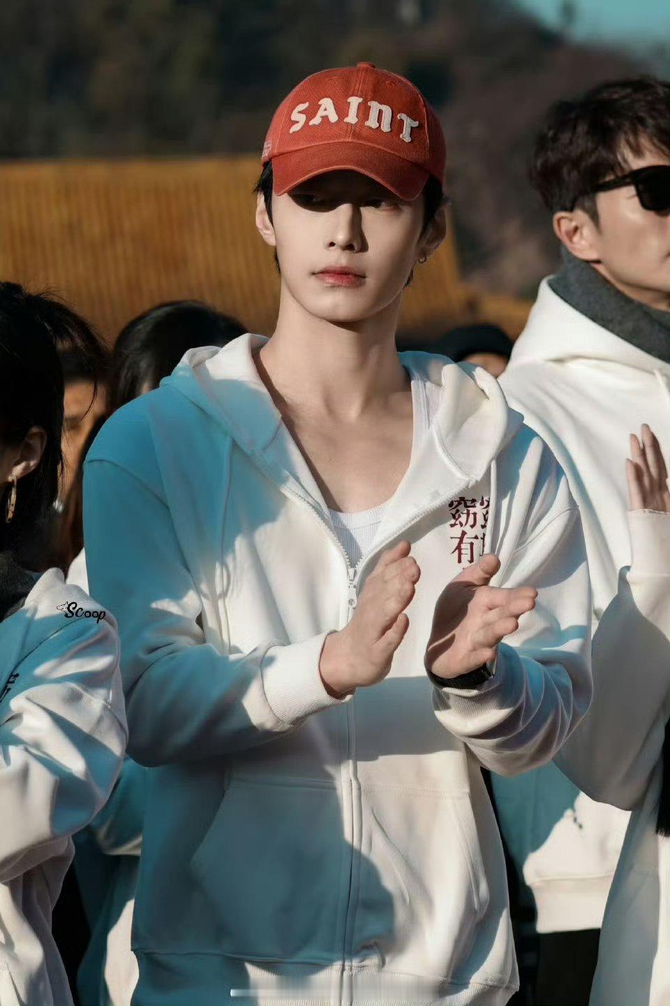 何与、包上恩、赵一博《窈窈有期》开机路透图！！ 期待开机顺利