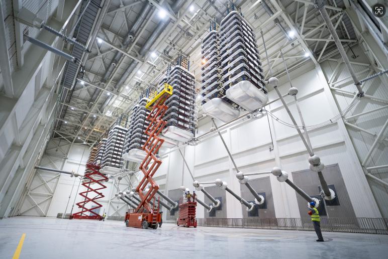 全球危机轮番“拷打”，为什么感觉中国人，好像无法被“选中”？
有外国网友发现，为