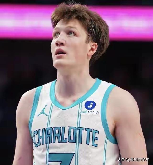 看完NBA东部排名都懵了！季后赛最后两个名额会是谁？

从目前来看，五名以后差距