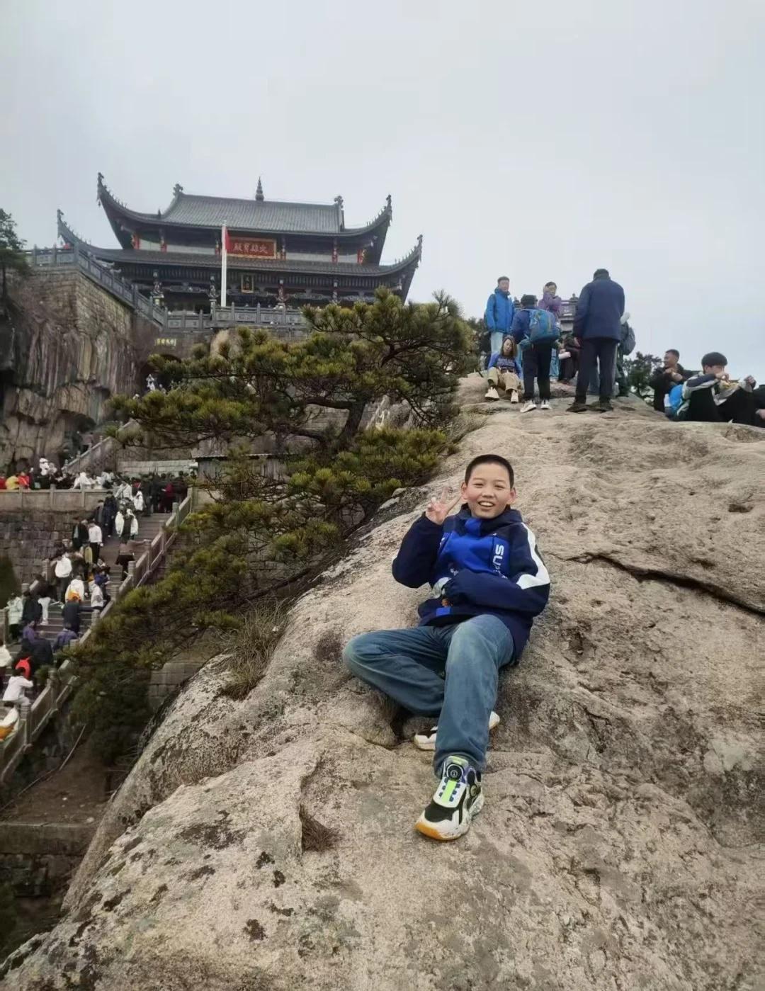 肥城寻人
紧急寻人！！！紧急寻人！！紧急寻人！！
各位肥城地的各位朋友，有看见这