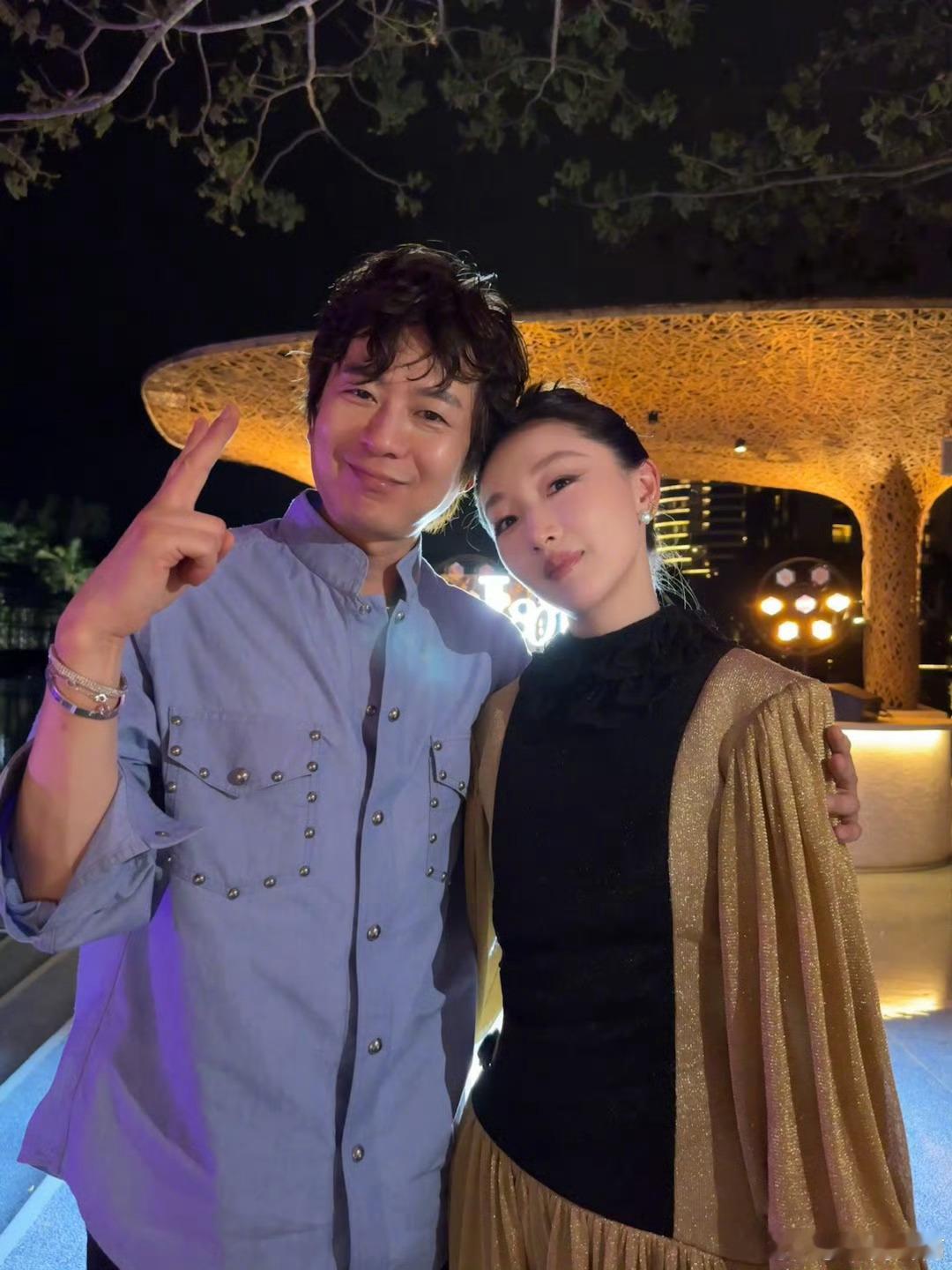 周冬雨孙哲同框 周冬雨孙哲同框拍照片 ​​​