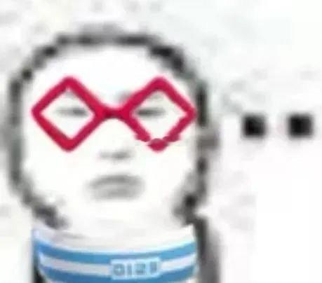 完蛋了被我家狗闻到身上有别的狗的味了，教训我半天 