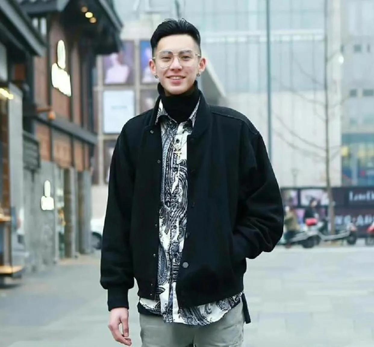 王鹤棣的逆袭太传奇！

空乘专业出身的他因一张街拍照被星探发掘，刚出道时青涩又狂