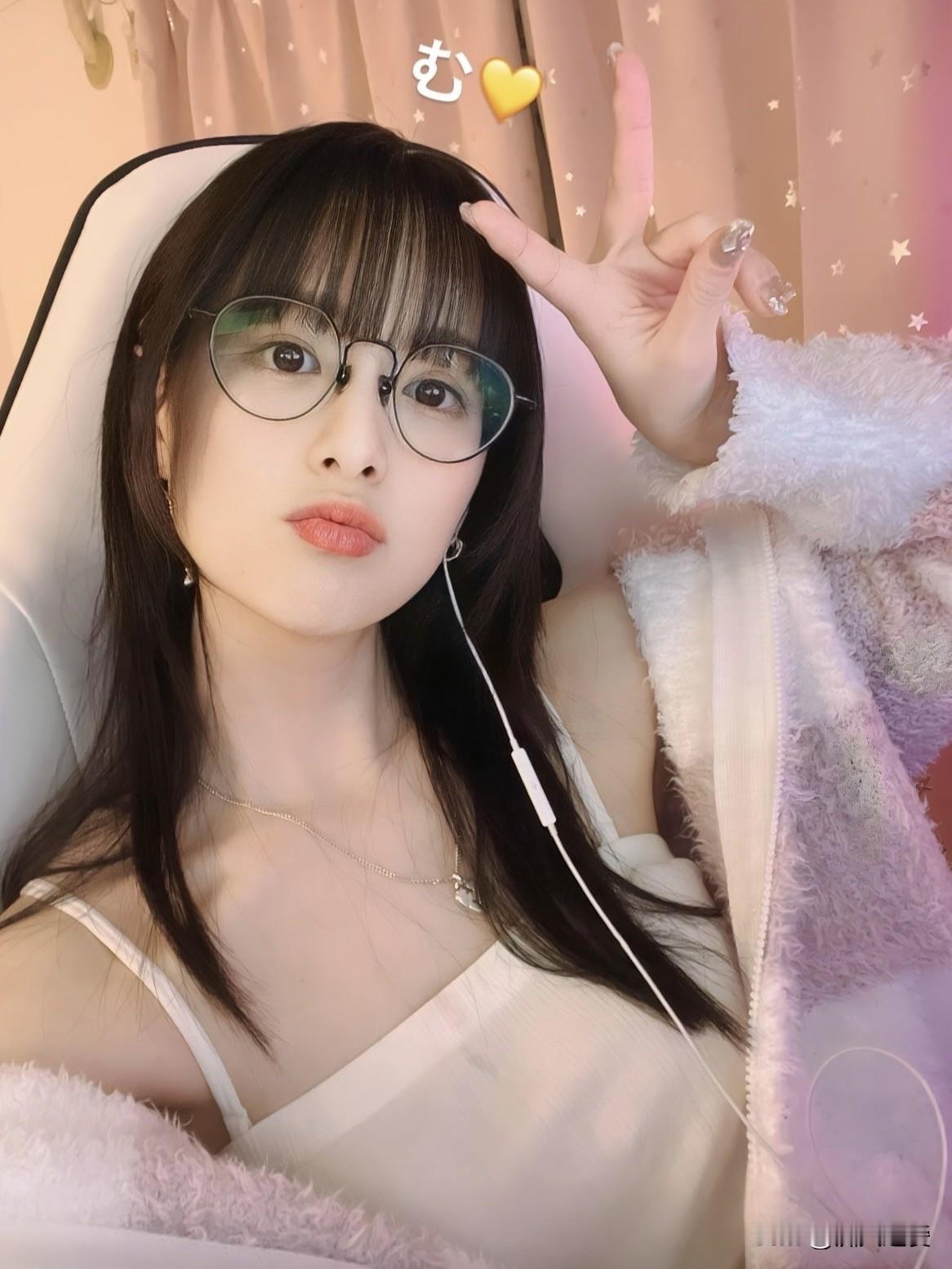 这个游戏主播好可爱