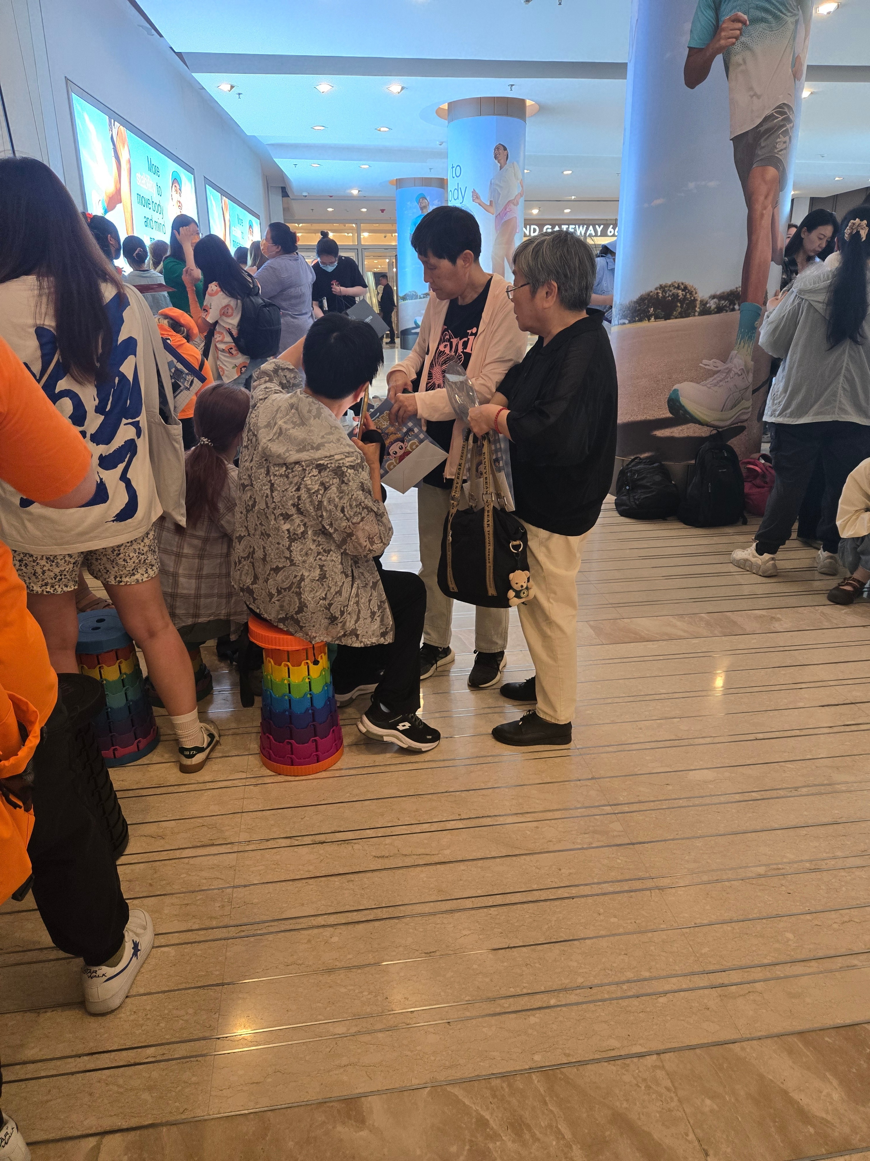 龚俊的家事法庭是真播挺好吧？吸到了好多阿婆粉，俊味仙平均年龄又上去了