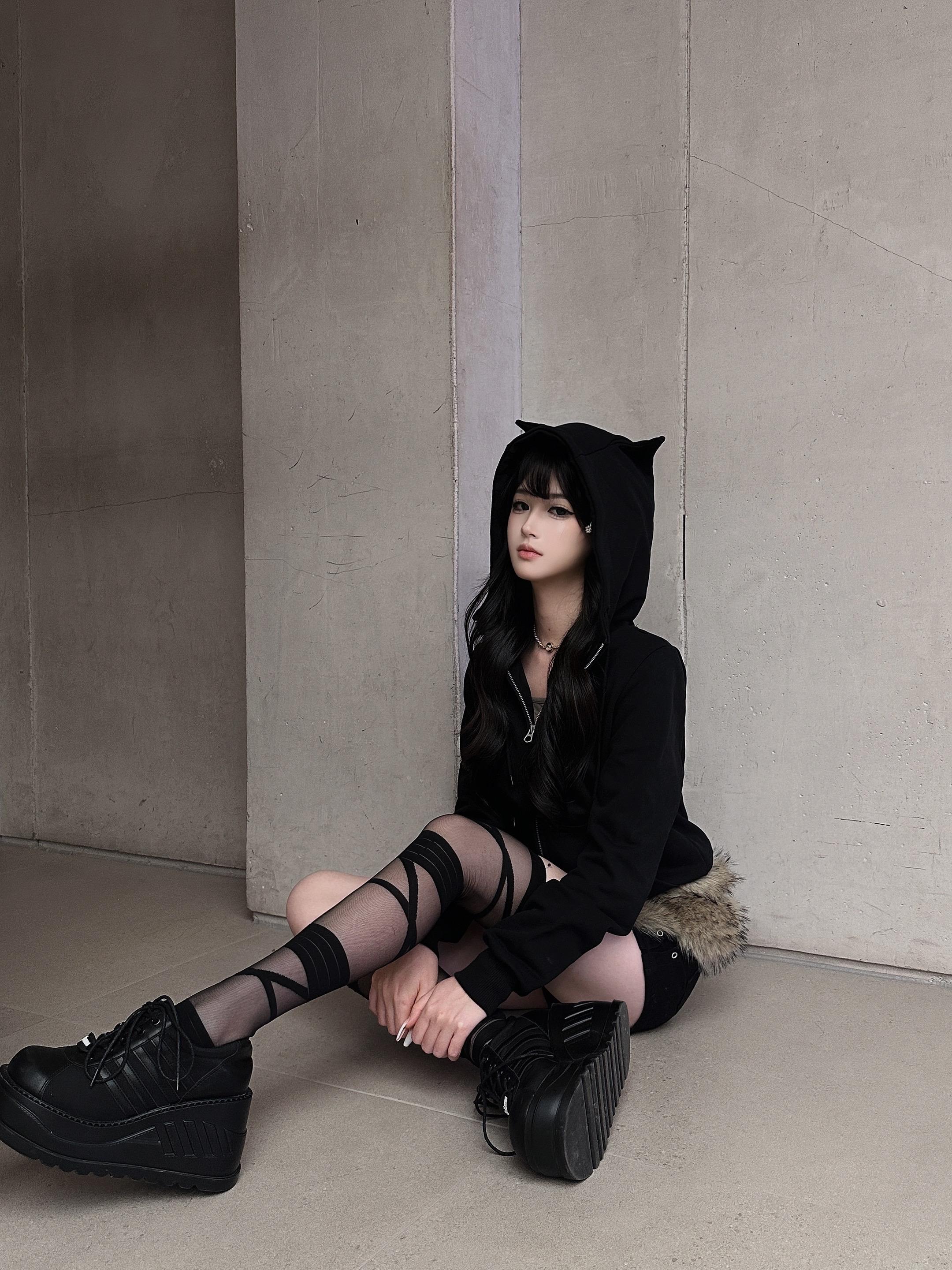 黑猫。