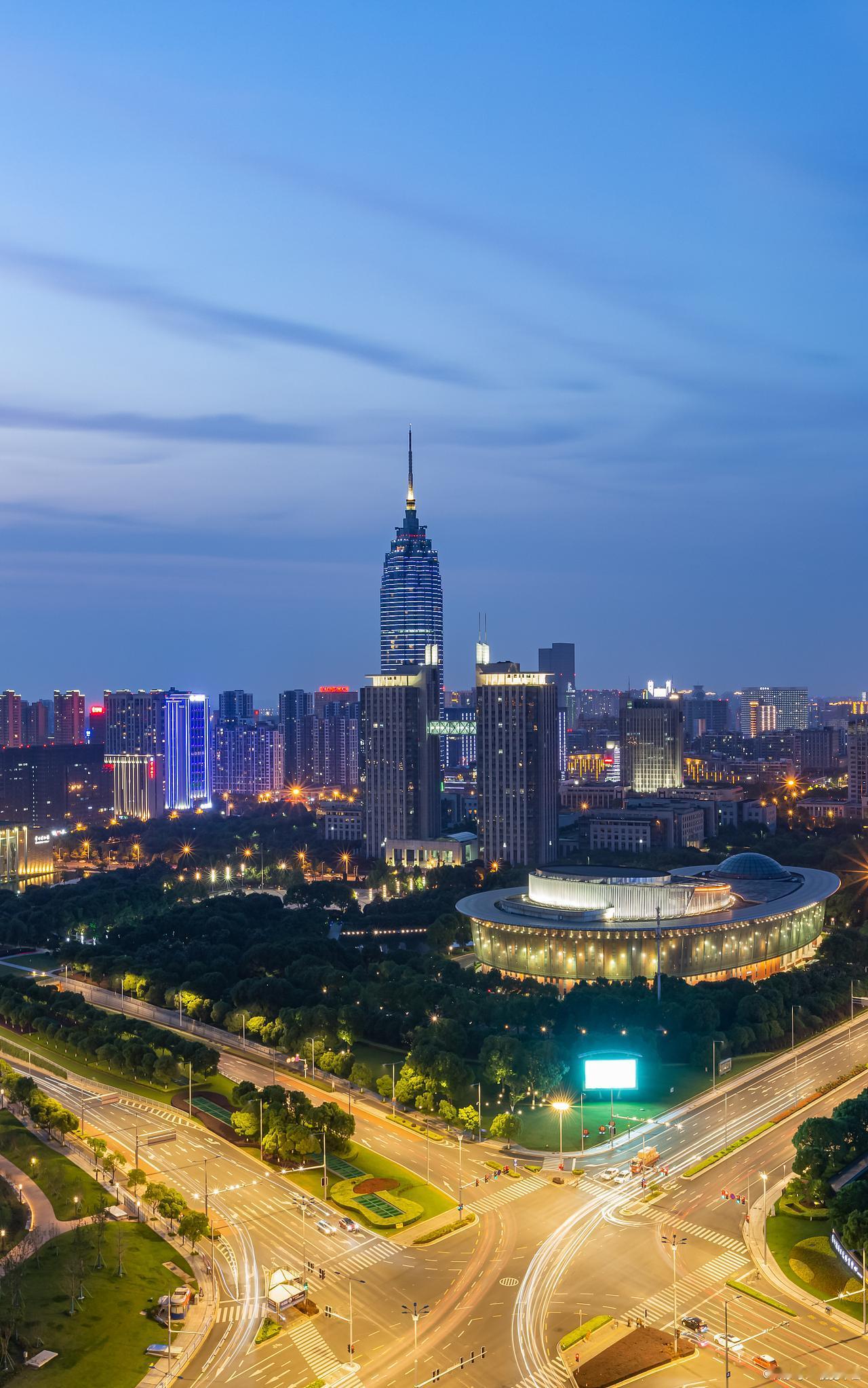 区划的基本原则是城市的经济辐射能力与行政版图尽量相合，否则要么带不动下辖地区，要