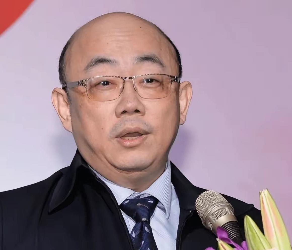 矢板明夫被痛骂汉奸后恼羞成怒，公开放话要起诉郭正亮诽谤。面对威胁，郭正亮毫不示弱