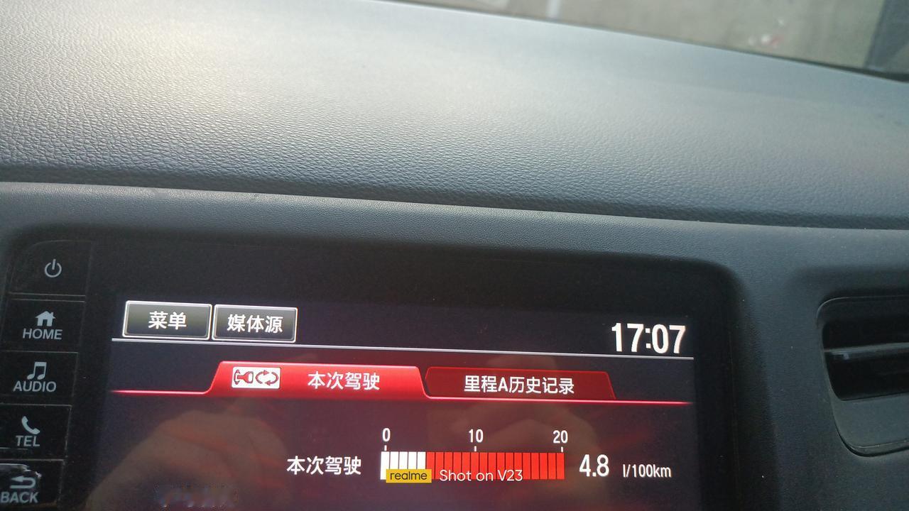 油耗还挺低，没人的路上，一路驰骋！