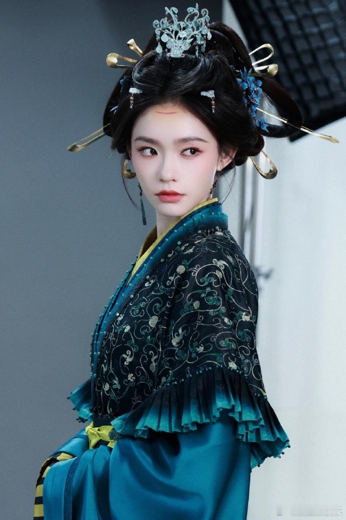 归鸾 林允把剧中角色的小脾气和小温柔都演活了！真实又可爱，一点不做作，让人感觉就