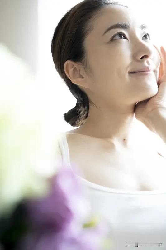 荷尔蒙旺盛的女性,都有哪些特点?对异性有吸引力，散发独特魅力。这种吸引力并非仅仅