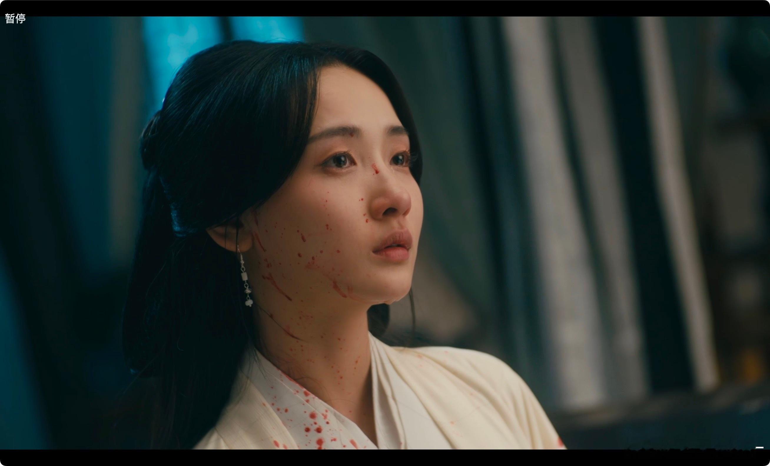 #风华鉴 重生剧#在《风华鉴》中，女主是一名勇敢的航海家，重生是她的新船。她在大