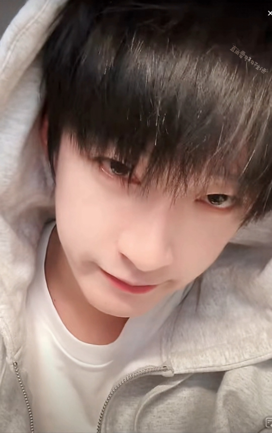 💙 💙 “让大雨打破了所有的阴霾 我想你早就已无可替代”