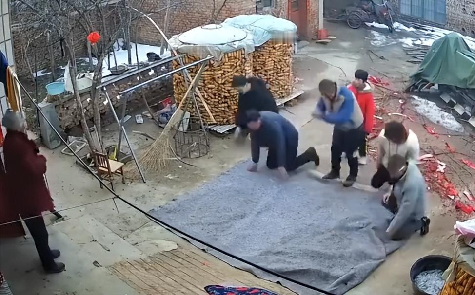 现在好多地方农村春节还保留着磕头礼，这是封建糟粕还是正常传统礼仪？