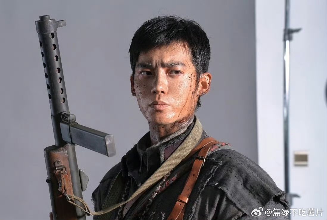 四渡导演夸了于适两分钟谁能想到导演单独夸于适整整两分钟！吃透长征史料拍戏踏实，把