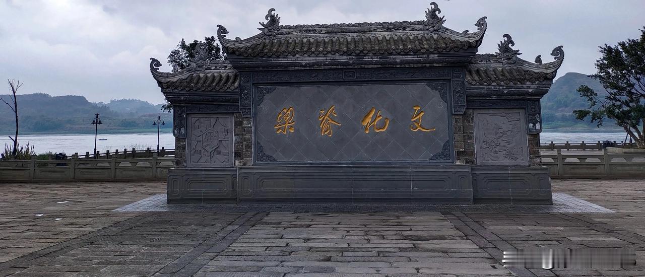 三江渔火动晨炊