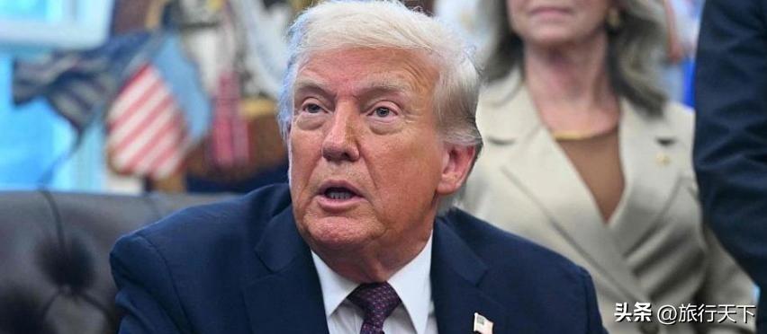 美国总统特朗普已正式签署一项法案，规定对任何继续与俄罗斯进行贸易的国家，可征收高