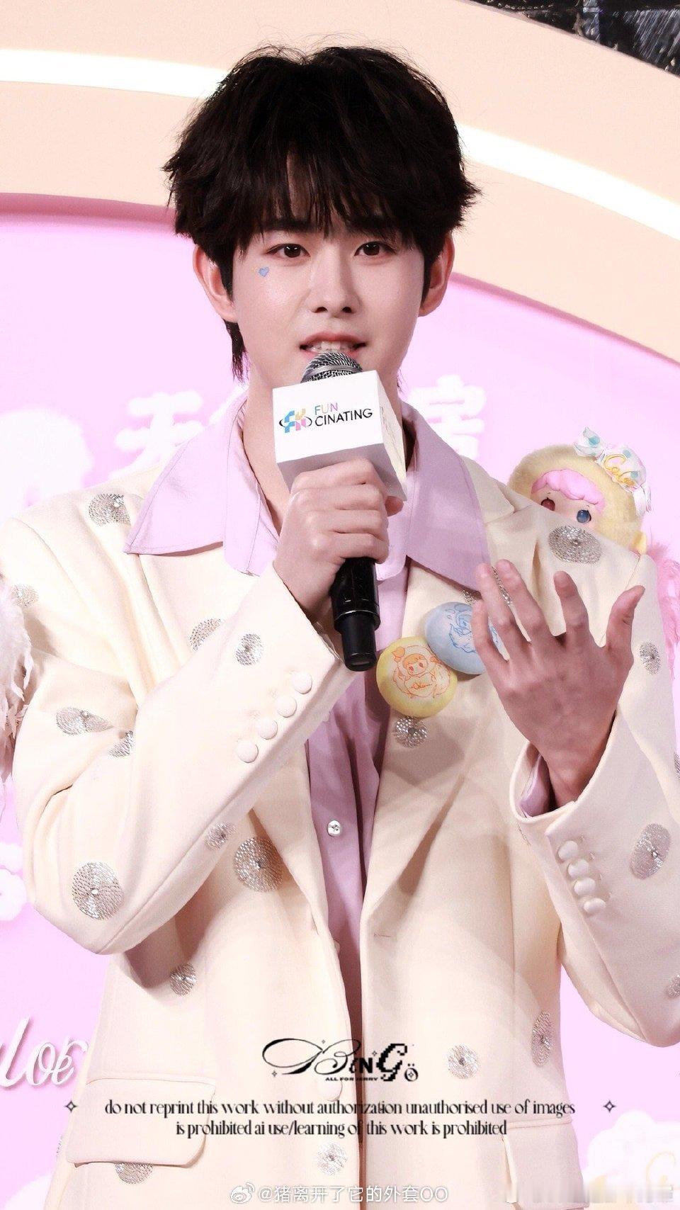 田嘉瑞X范趣町线下活动！请问买哪款盲盒有机会抽到代言人等身bjd娃娃