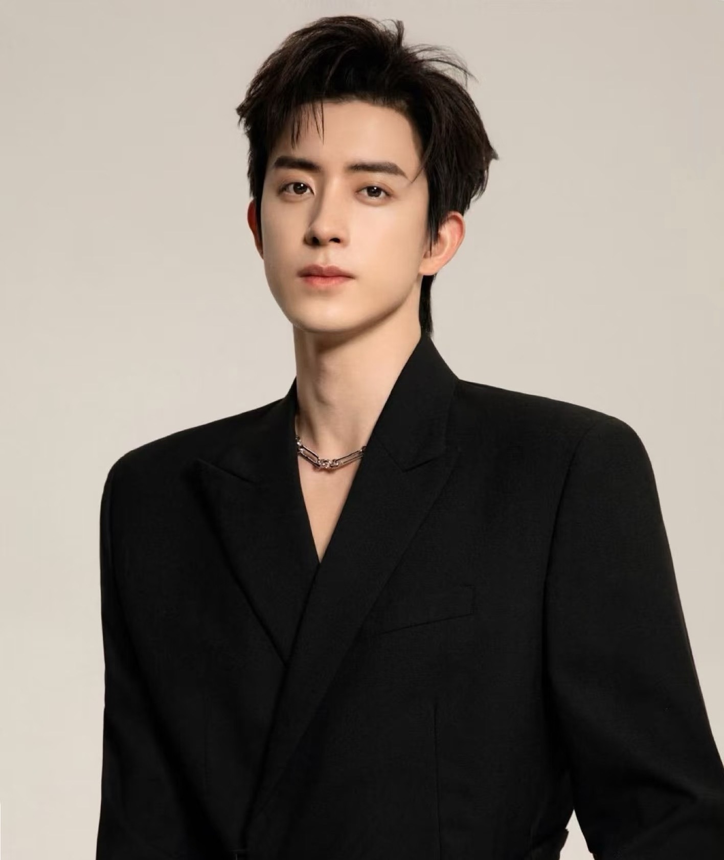 敖瑞鹏被认成张凌赫敖瑞鹏张凌赫的共同点：浓颜系大帅哥，浅浅期待一个两人的合作！ 