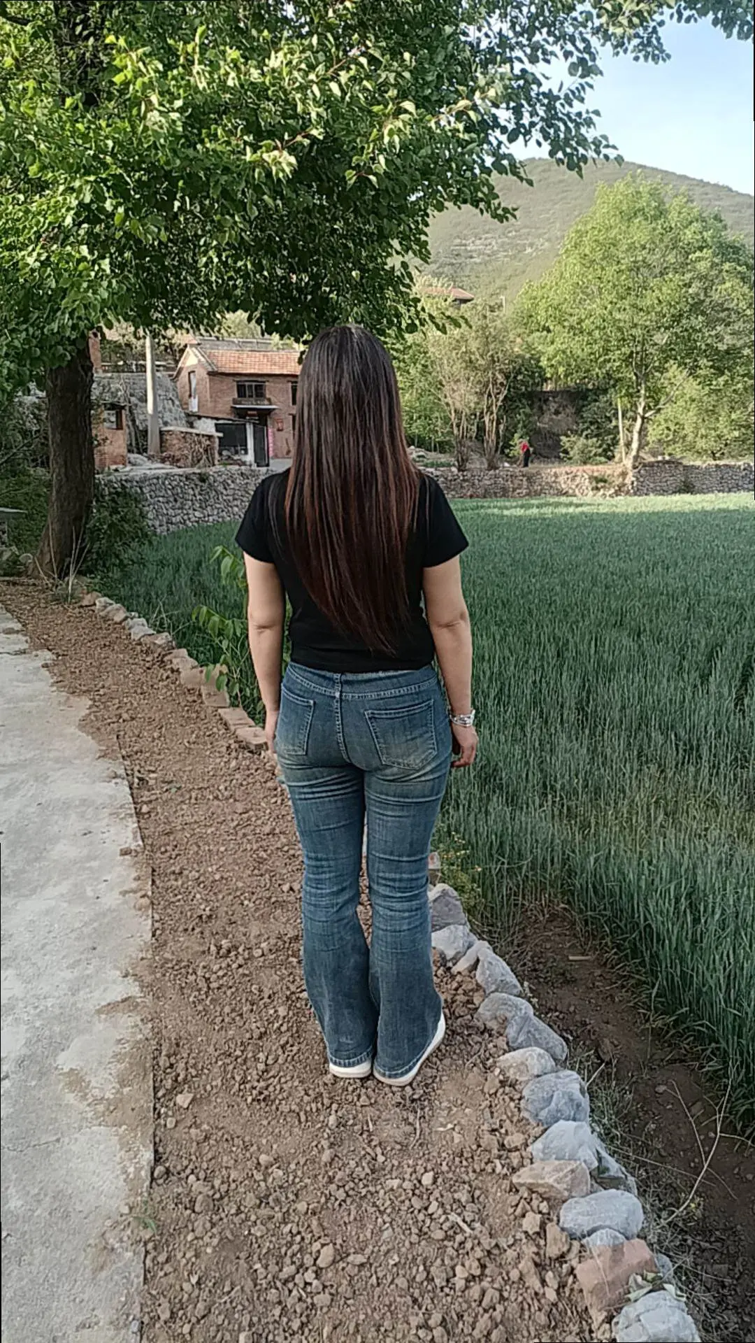 不知不觉心态就变了，好像弄丢了从前的自己，变得不善言辞，习惯了沉默，喜...