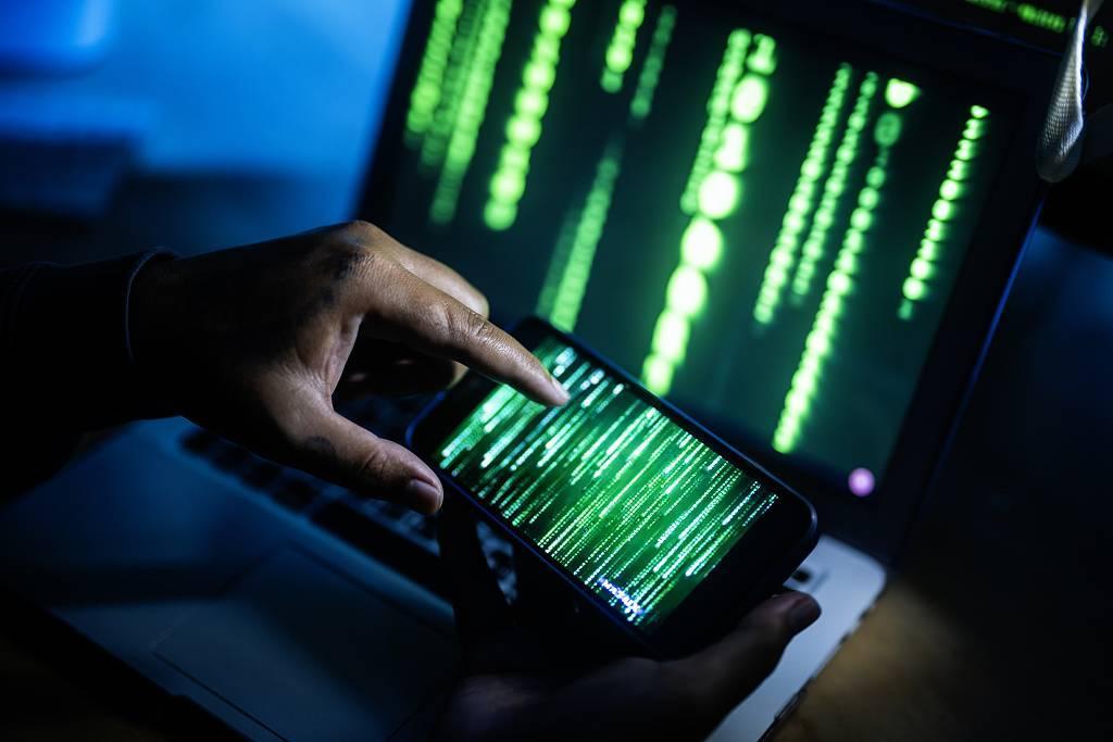 女博士陷“完美男友”陷阱，国家机密竟成约会谈资！



谈个恋爱还送牢饭？这不是