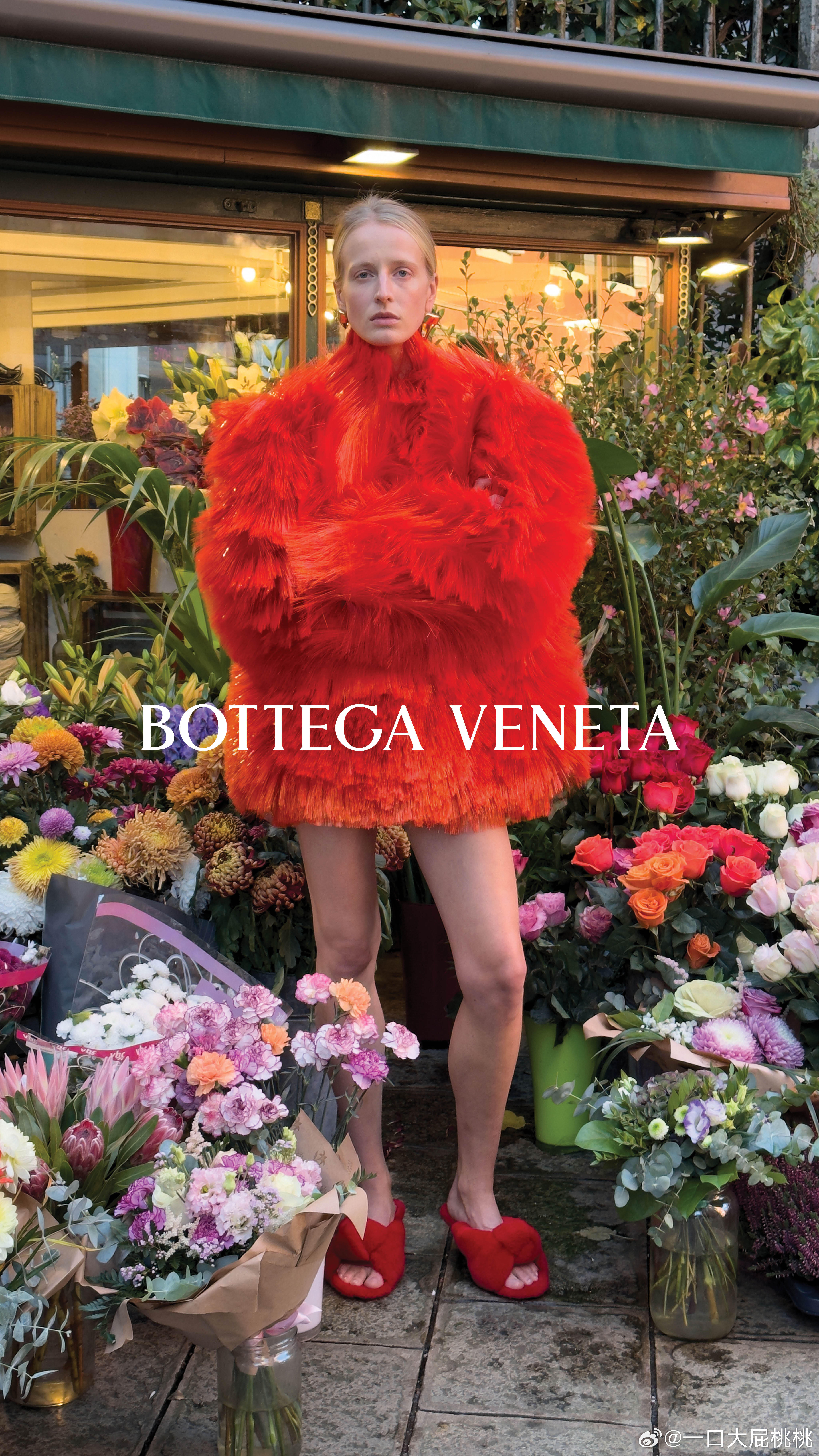 Bottega Veneta今日发布由Juergen Teller掌镜拍摄于威尼