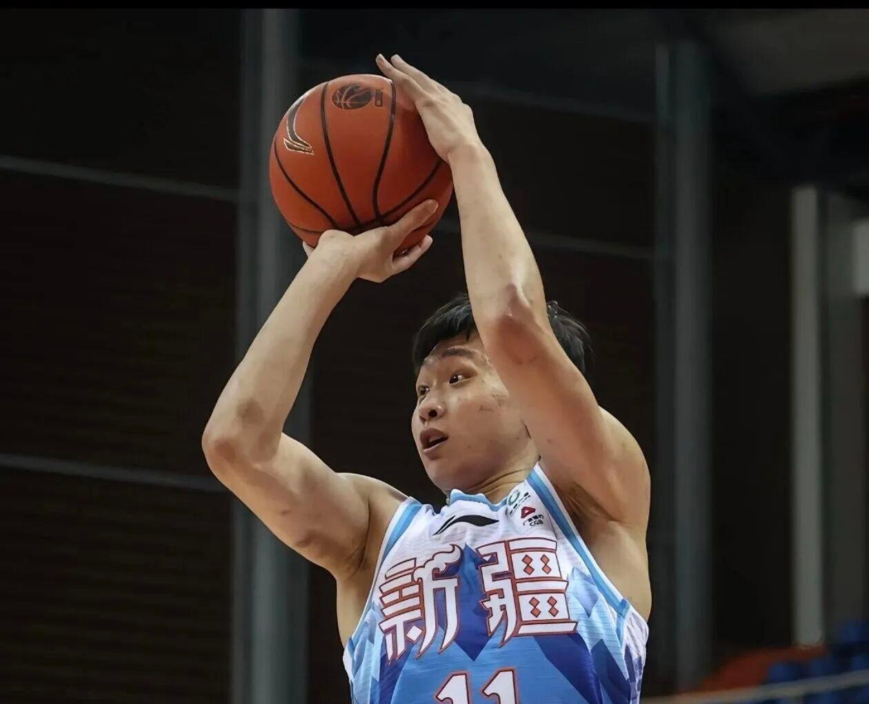 绝杀定乾坤！新疆险胜宁波斩获夏联首胜
 
CBA夏季联赛迎来一场扣人心弦的对决，