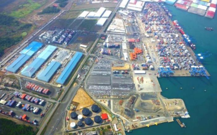 美帝再次搬起石头砸自己的脚！巴拿马港口交易被各种阻拦，李嘉诚也被批的体无完肤，搞