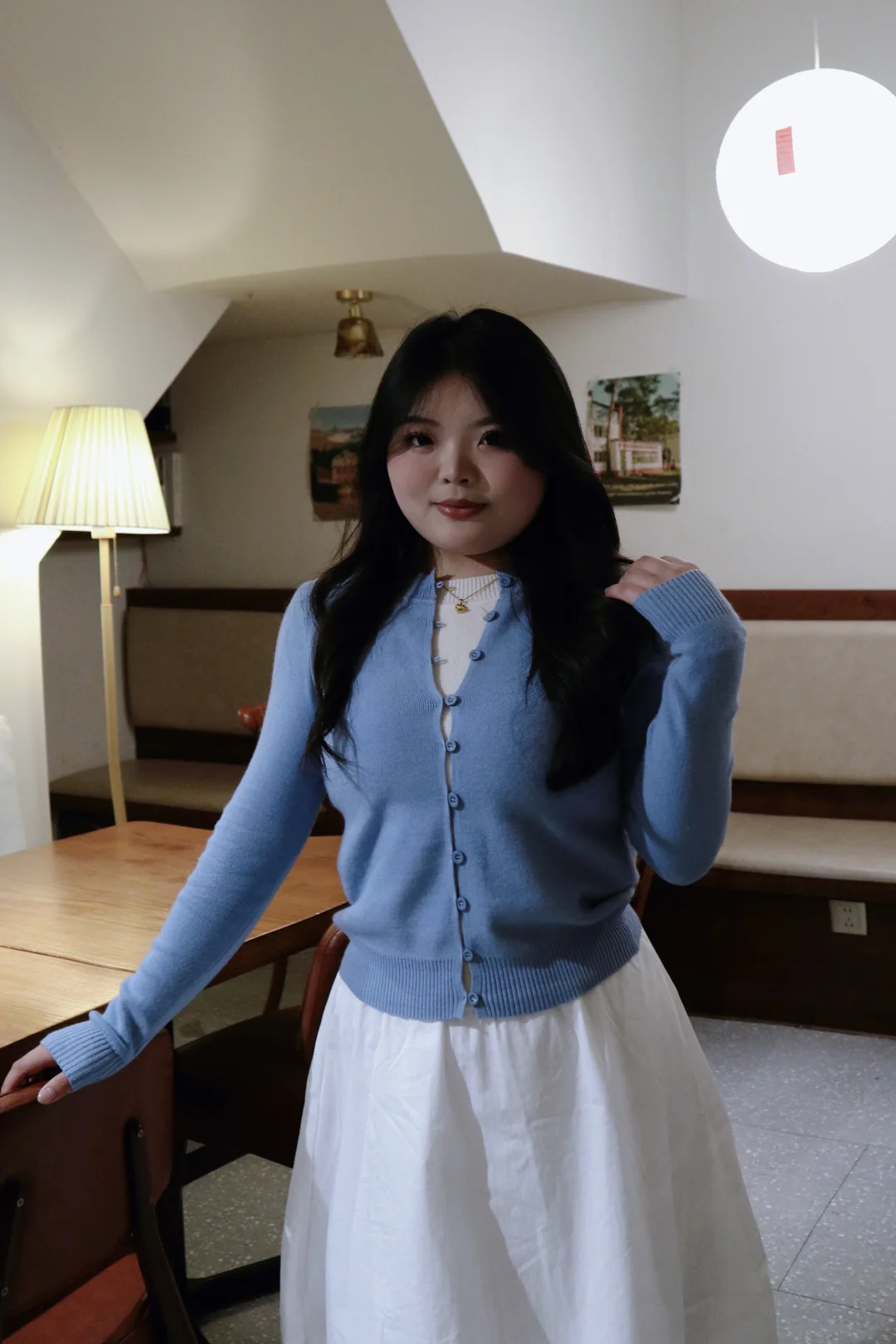 我被这蓝色毛衣美到了～