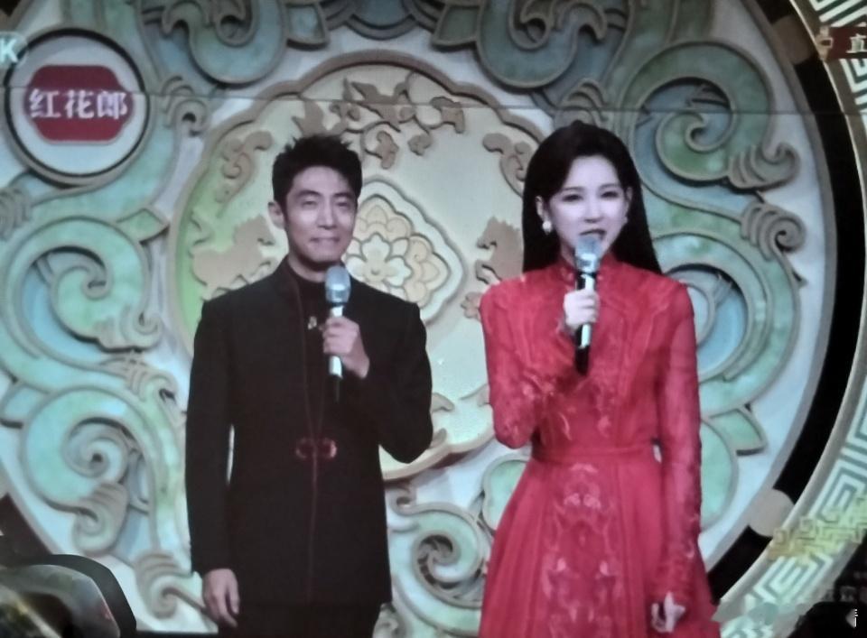 机器人cos撒贝宁，小撒是不是又瘦了？ 