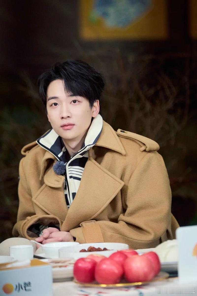 健不健康不知道，反正已经喝饱了😂秦岚：我这是养生神水吴泽林：我这是用生命在捧场