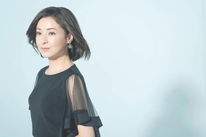 日娱新闻檀丽 檀丽 杂志《CREA》采访美图。 