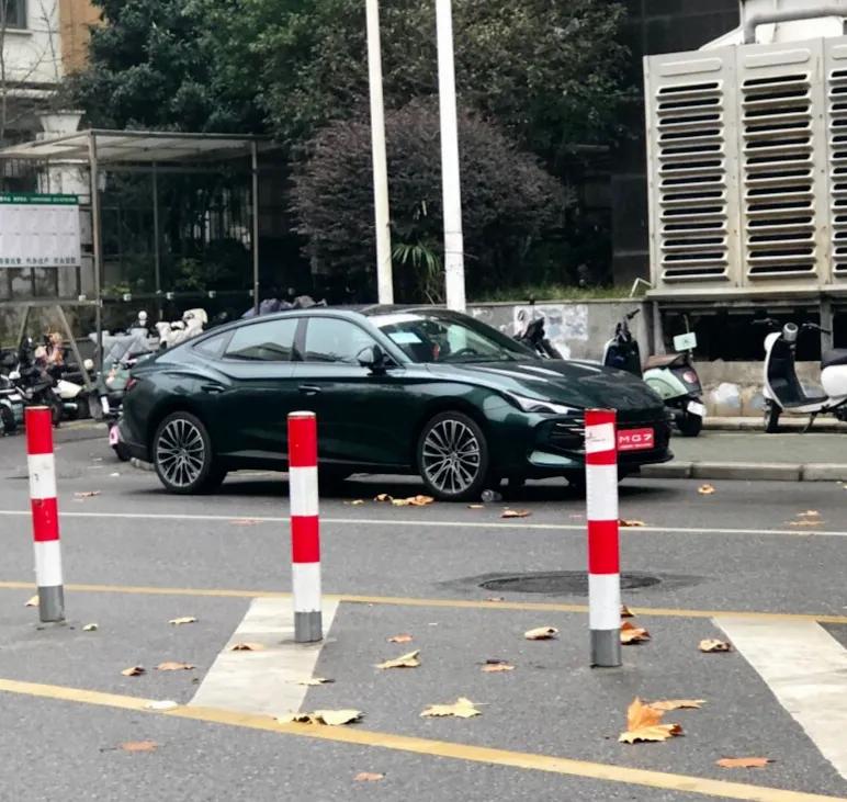 本田思域和名爵MG7你会选哪个？一个是合资紧凑型轿车。一个是国产中型车，当然这个