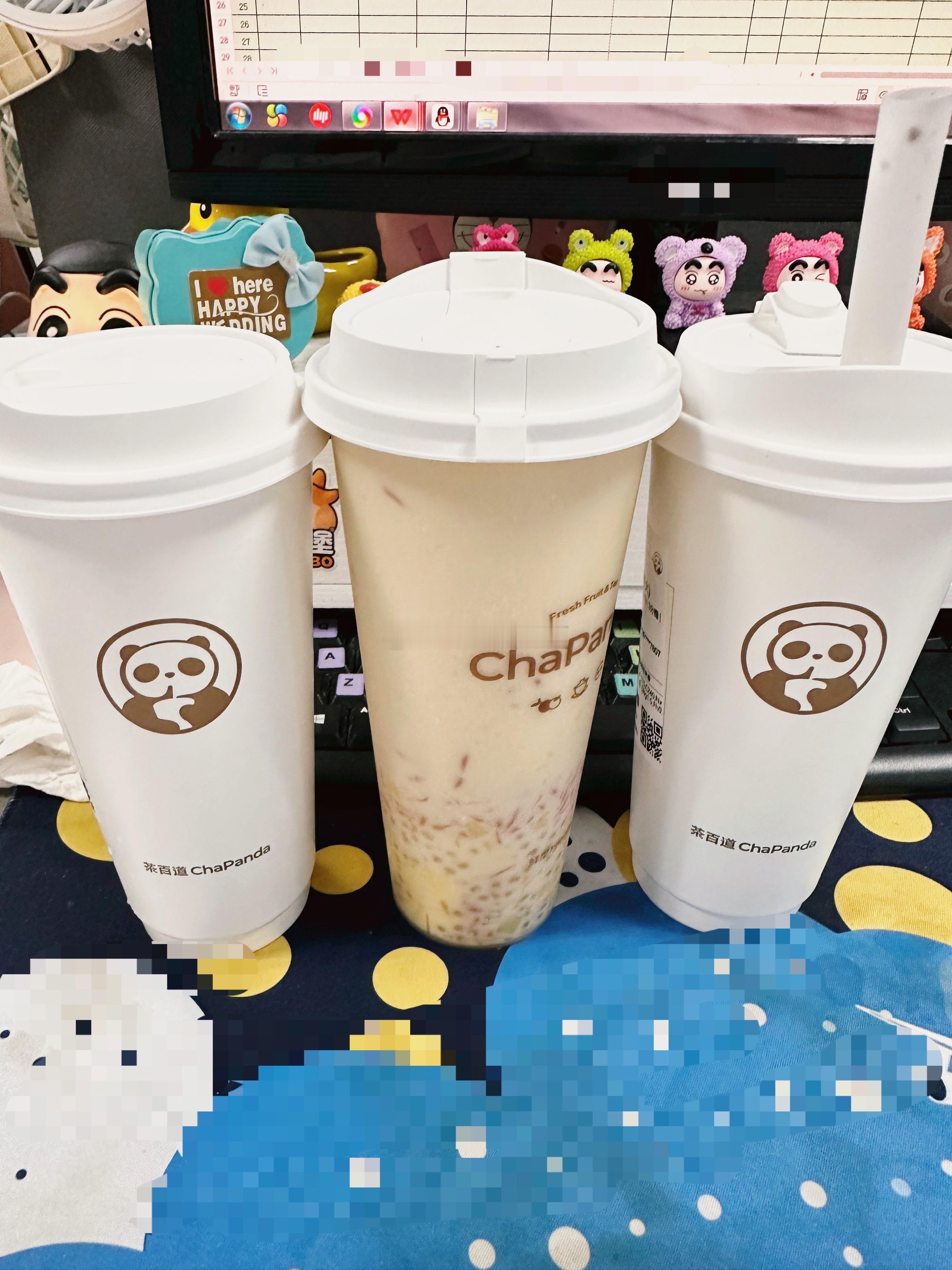 燃烧的陀螺仪[超话]  公司为我们每人点了三杯奶茶🧋今天的晚饭喝饱了[无聊][