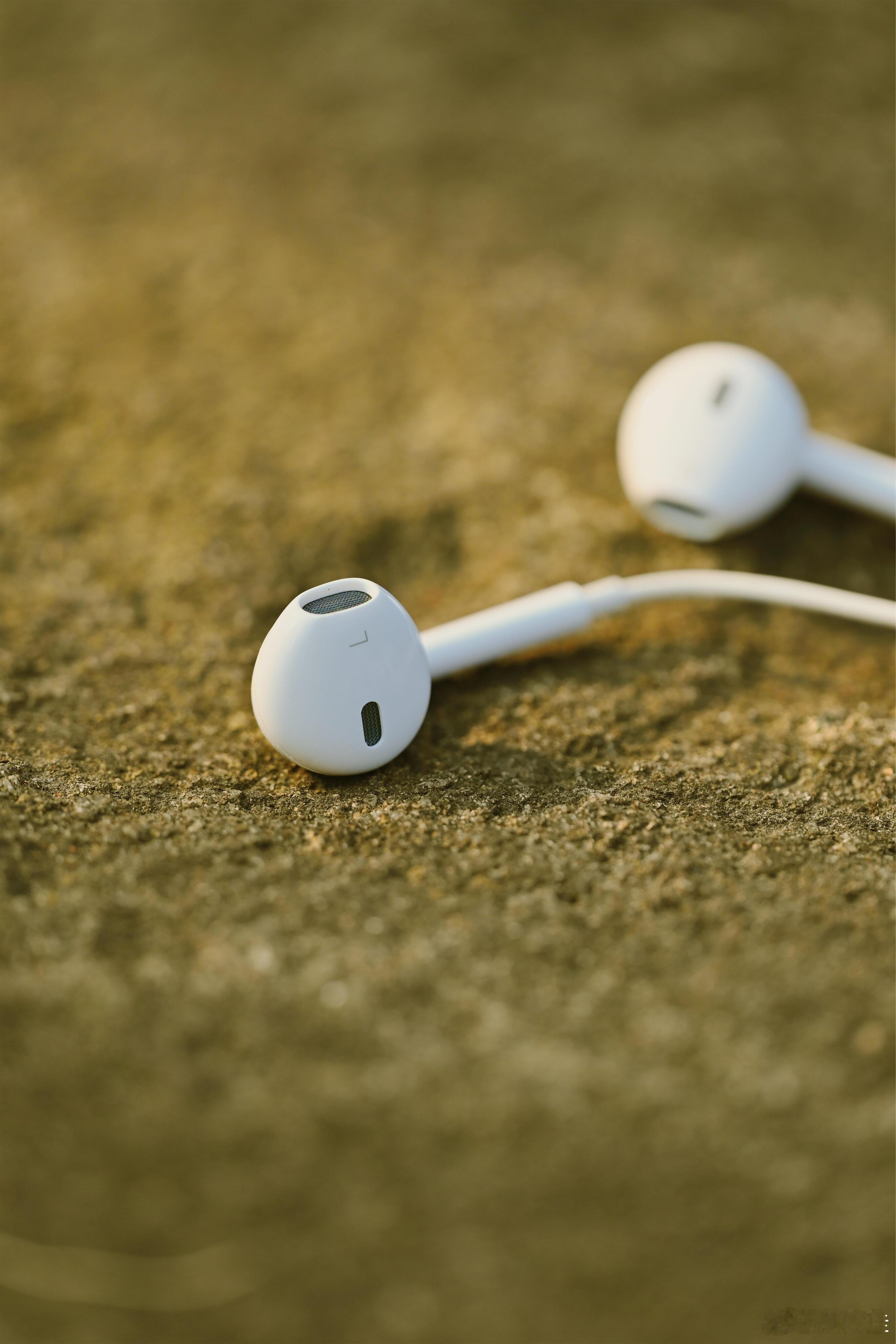 遇到一个好的爱人，是一种恩赐。只有真正喜欢你的人，才会打心眼里觉得你特别好，因为