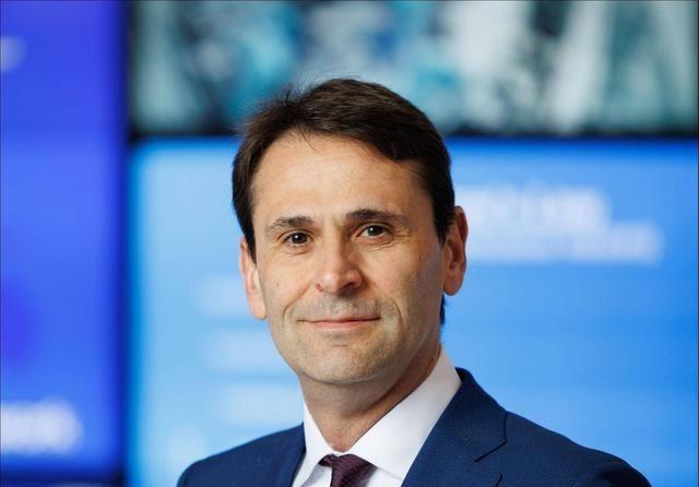 光刻机巨头阿斯麦公司的总裁曾断言“在高端芯片领域，中国要比美国落后十年！”，谁知